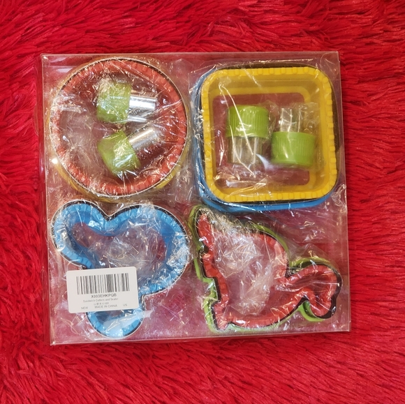 16 pcs Set-Sandwich Cutters & Sealers/Uncrustables (Dinosaur, Mickey & Shapes) - Picture 8 of 8